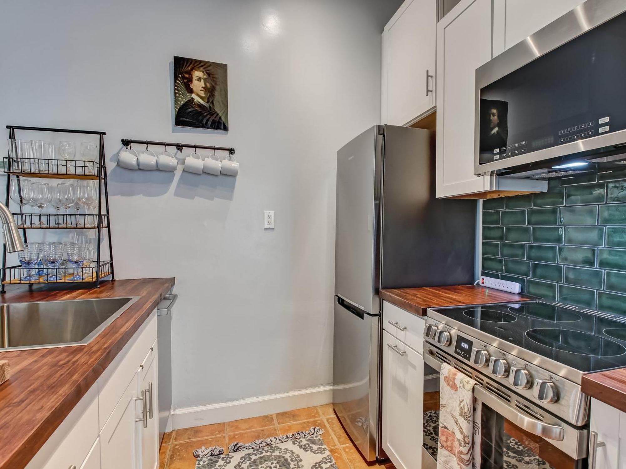 Сasa de vacaciones Cute Thomas Square Monthly Heated Pool Access By Southern Belle 1388 Savannah