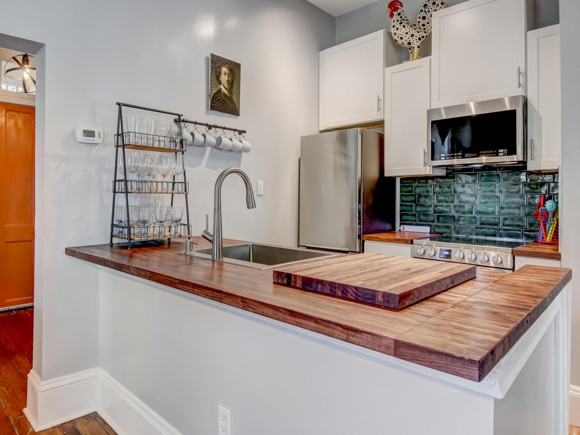 Cute Thomas Square Monthly Heated Pool Access By Southern Belle 1388 Сasa de vacaciones